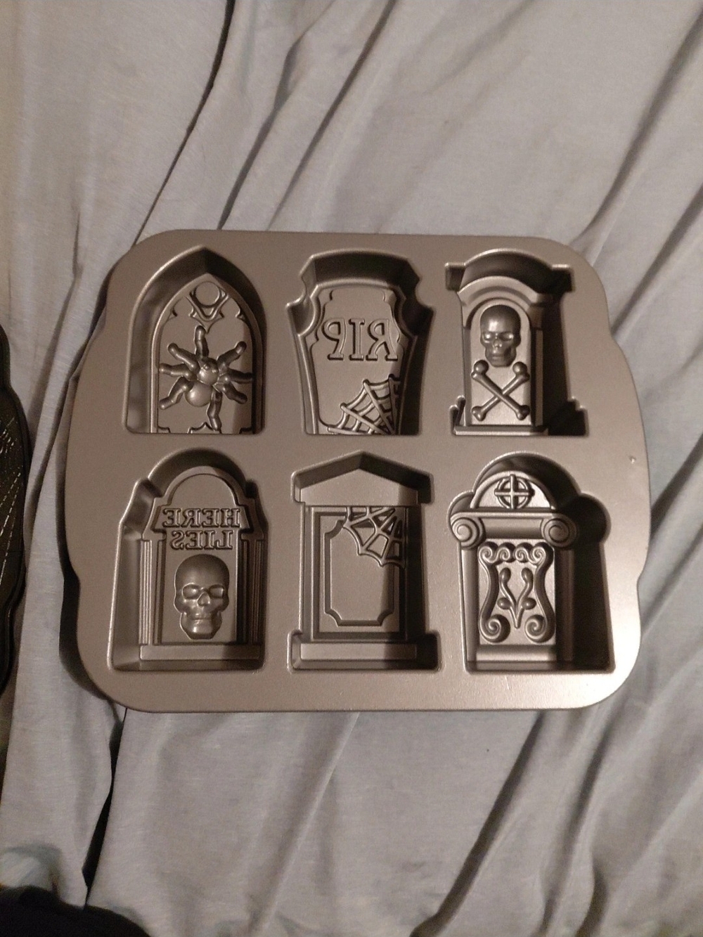 Halloween Tombstone Baking Pan - Metallic Gray